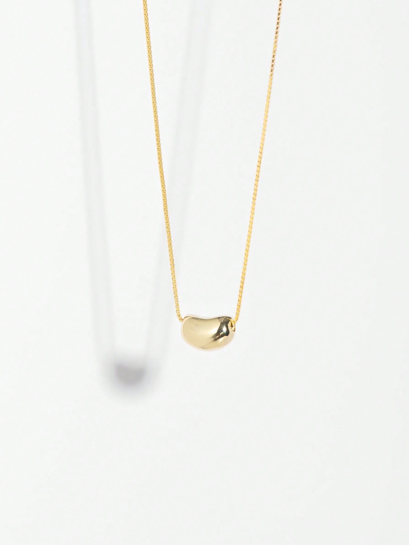 A women's retro light luxury S925 silver acacia bean clavicle necklace. Simple and elegant, suitable for commuting, dating and parties. - LEIDAI