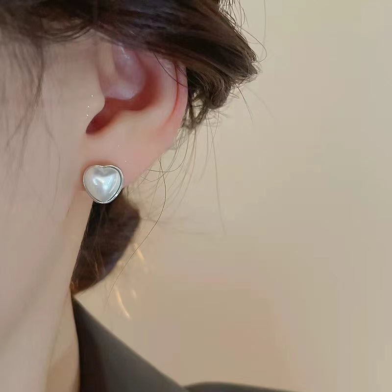 Fashion new high - end earrings for women, silver needle butterfly earrings, sweet and versatile simple earrings - LEIDAI