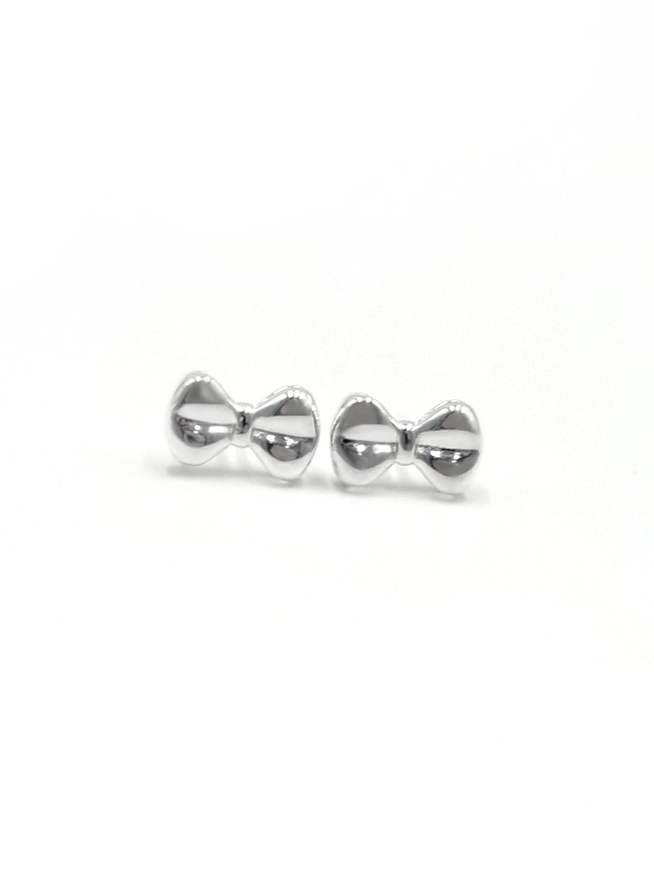 LEIDAI A pair of women's delicate bow 925 sterling silver stud earrings are stylish and simple for everyday commute wear - LEIDAI
