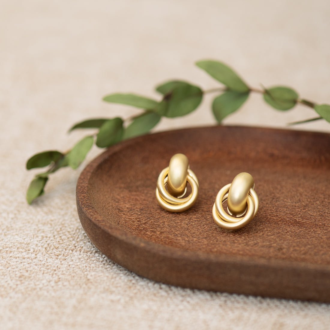 LEIDAI Chunky Gold Hoop Earrings for Women Earrings Lightweight Geometric patterns Hollow Open Hoops Hypoallergenic Gold Plated Earrings Fashion Jewelry - LEIDAI