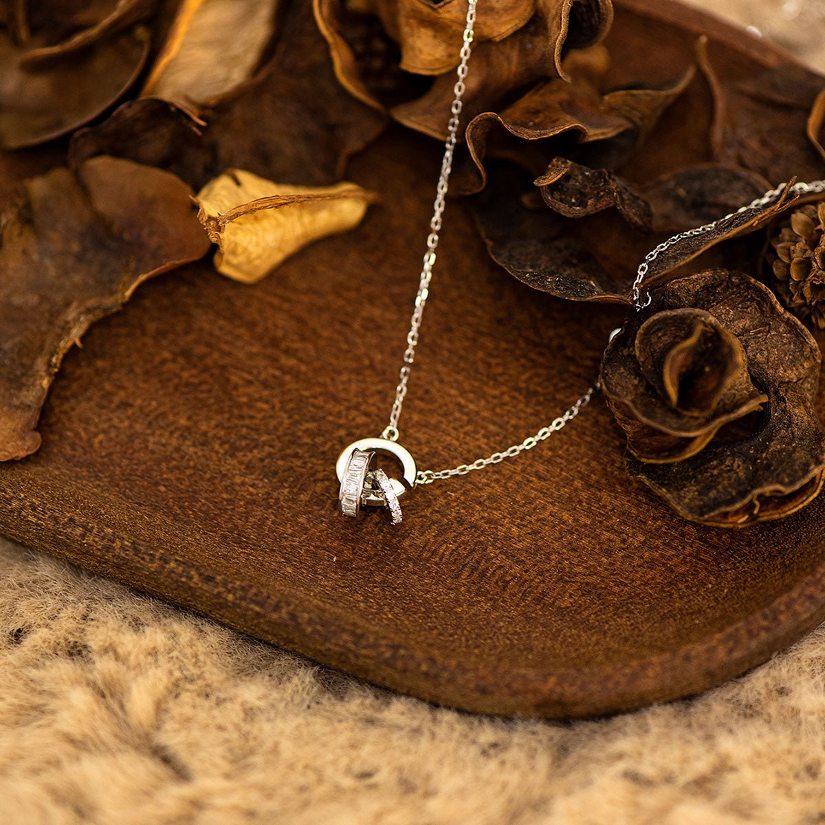 Sexy small waist Möbius ring sterling silver necklace for women, luxury, slimming and sexy clavicle chain for girlfriend - LEIDAI