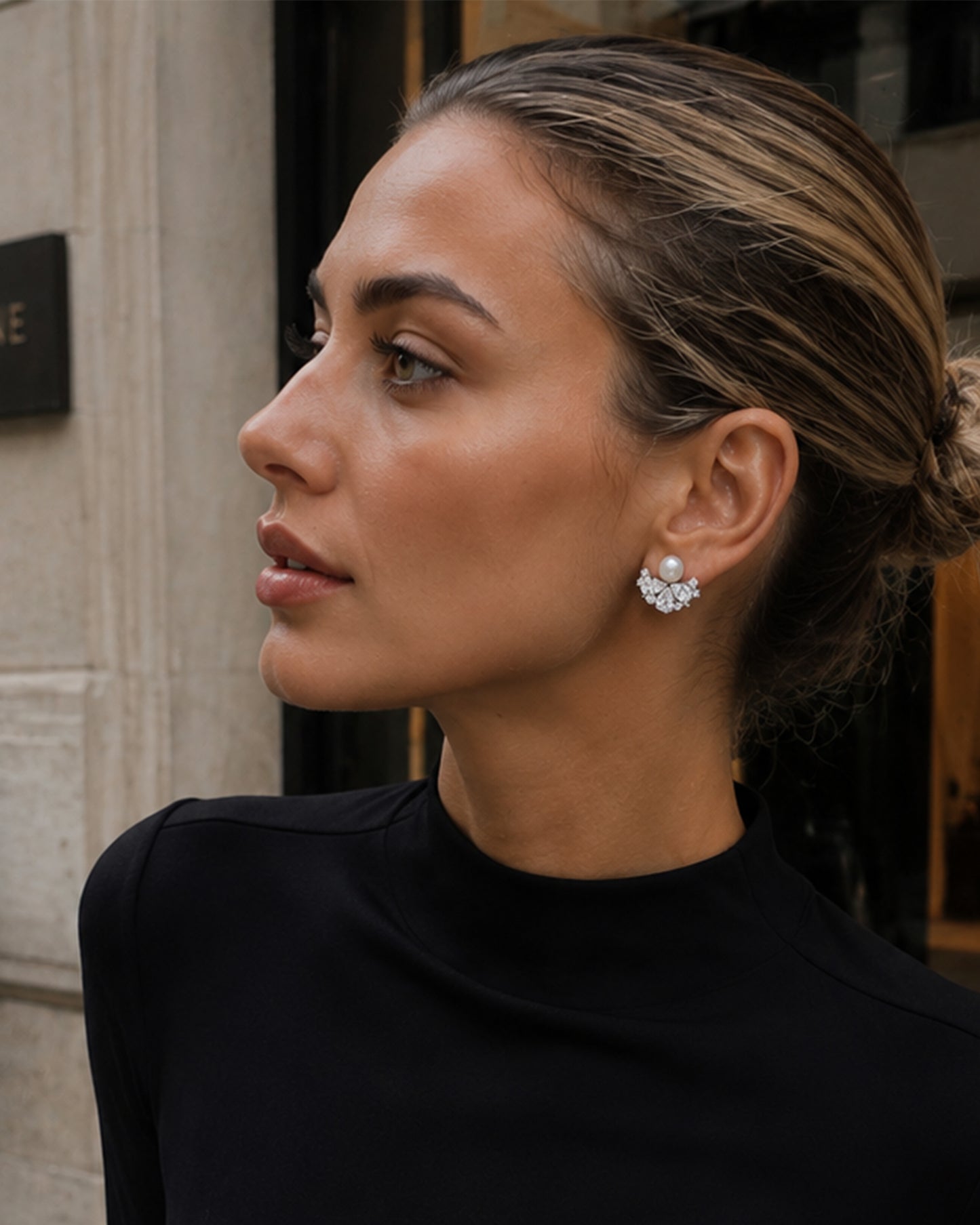 Elegant Crystal-Adorned Pearl Stud Earrings – Radiant Fan-Shaped Statement Jewelry for Bridal and Formal Occasions