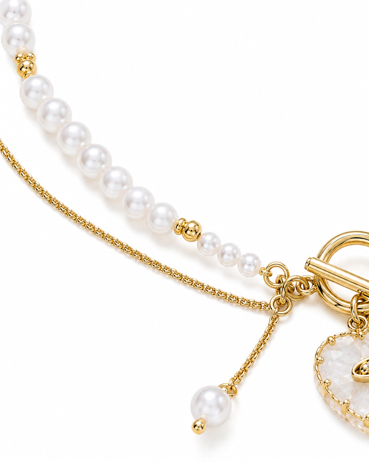 Elegant Mixed-Media Statement Necklace: Gold-Tone Chain, Pearl, and Crystal Accents with Heart Pendant – Chic Asymmetric Jewelry