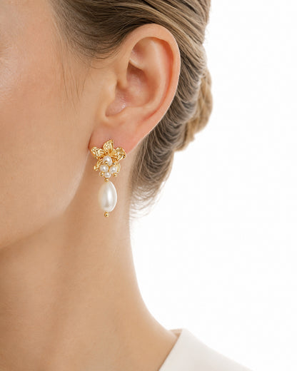 Elegant Golden Botanical Baroque Pearl Drop Earrings – Artisan Floral Design with Lustrous Freshwater Pearl Accents