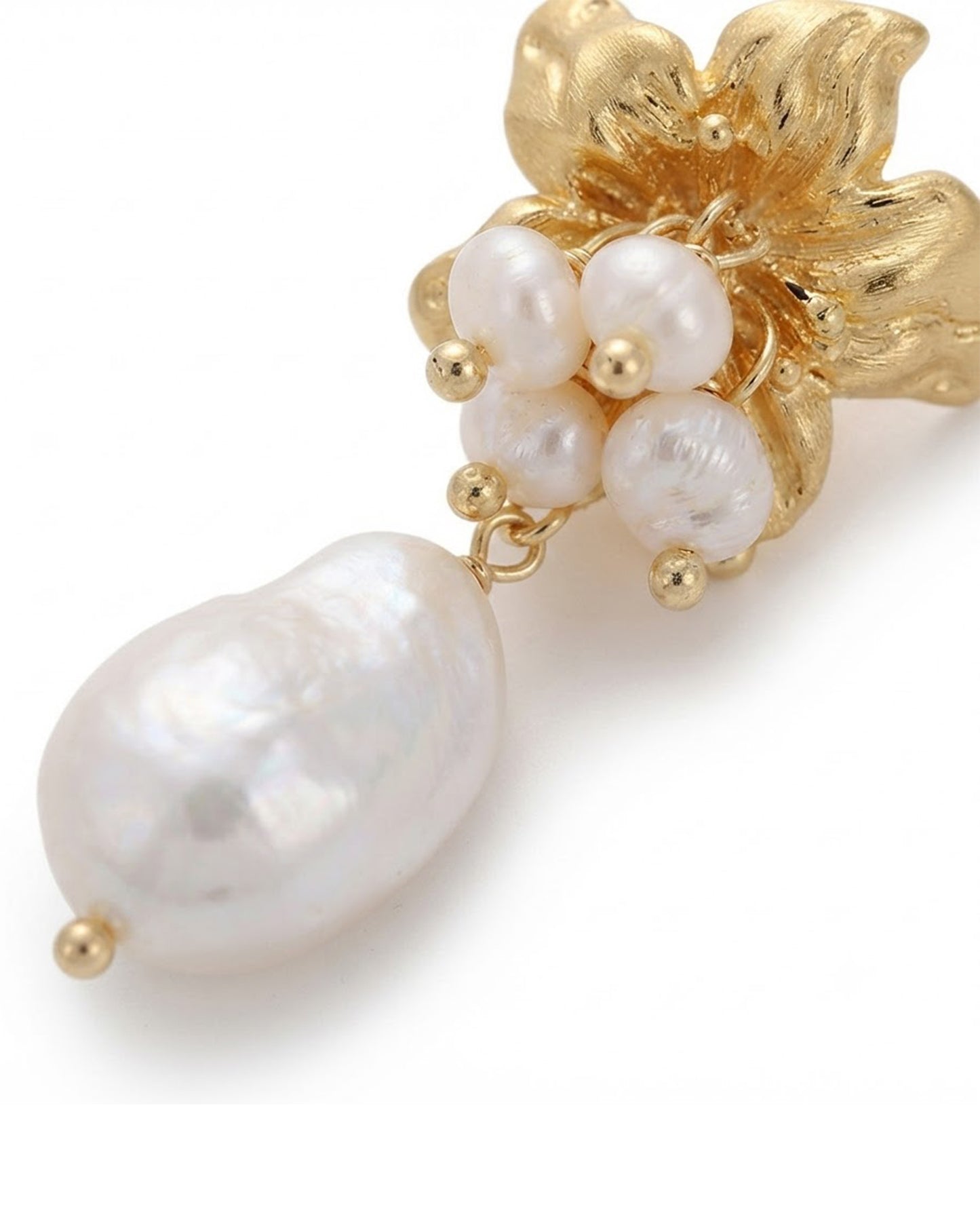 Elegant Golden Botanical Baroque Pearl Drop Earrings – Artisan Floral Design with Lustrous Freshwater Pearl Accents