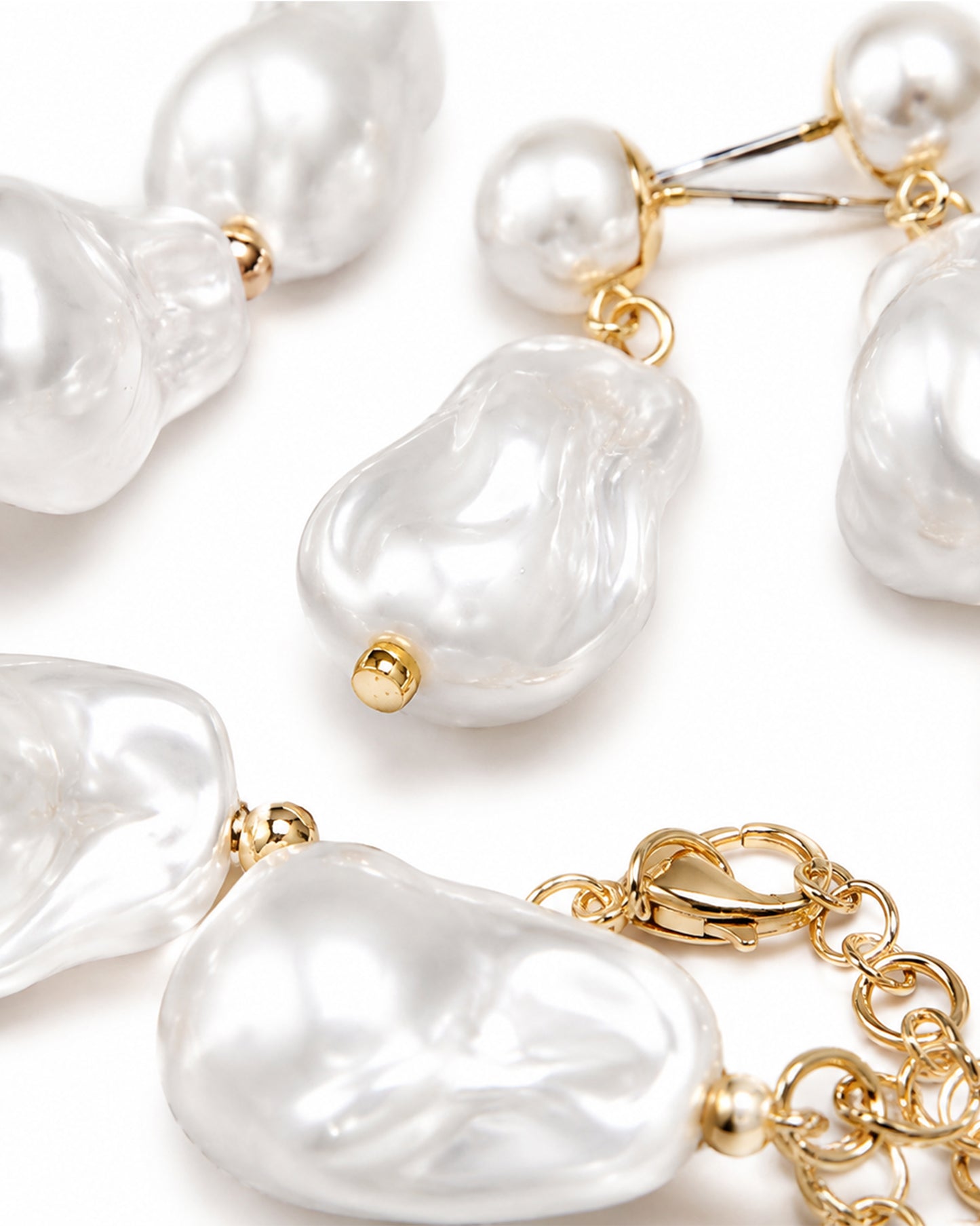 Elegant Baroque Pearl Necklace & Earrings Set – Modern Gold Accent Jewelry