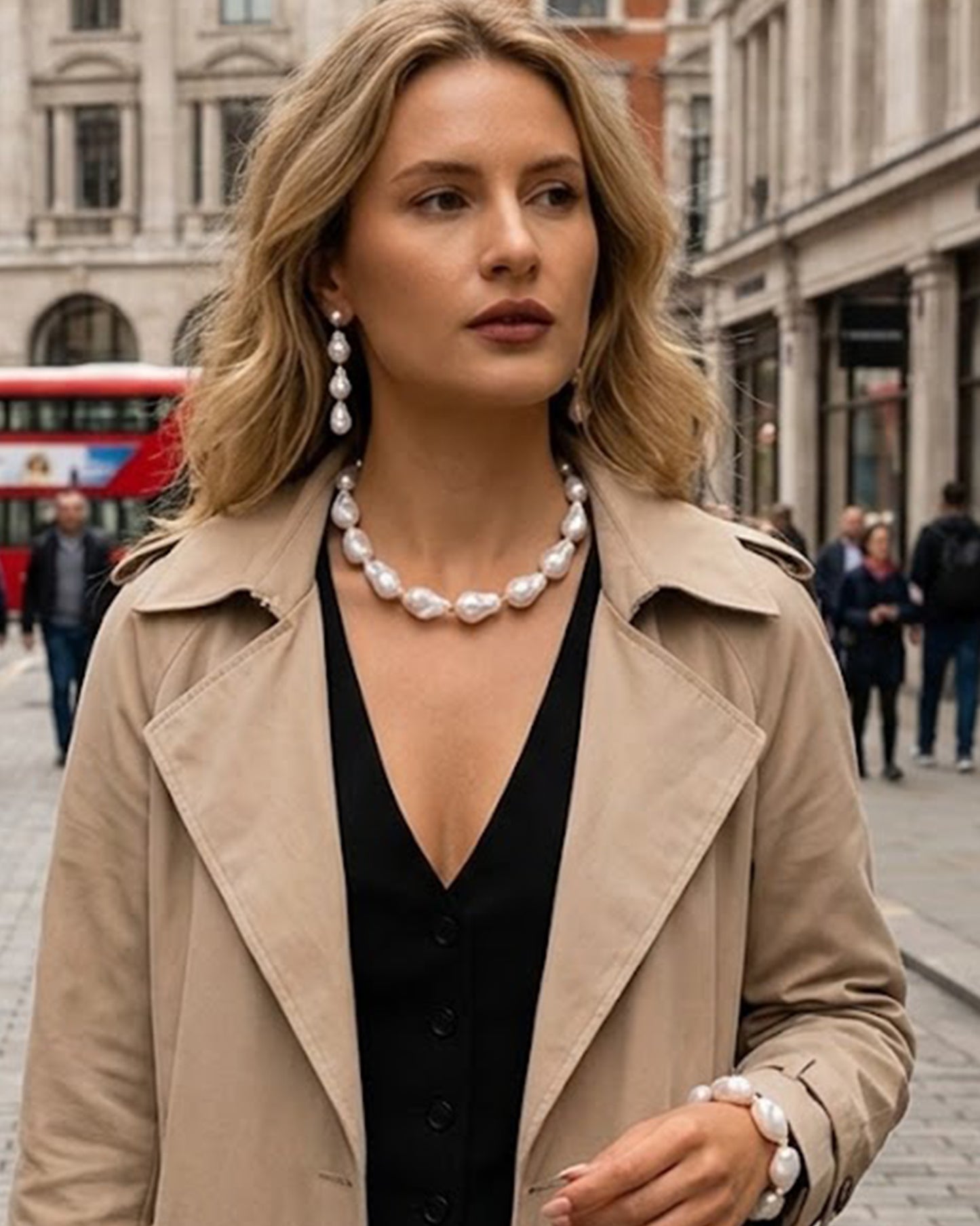 Elegant Baroque Pearl Necklace & Earrings Set – Modern Gold Accent Jewelry