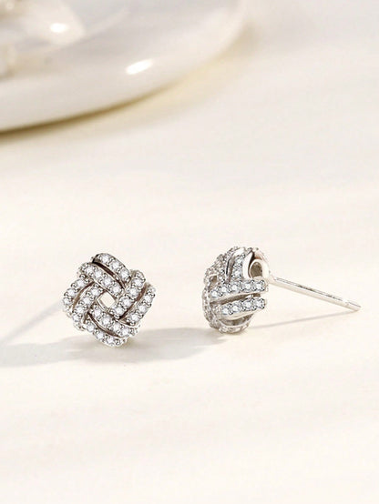 A pair of women's elegant and generous S925 silver earrings. Light luxury and fashionable, suitable for daily dating. - LEIDAI