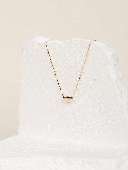 A women's retro light luxury S925 silver acacia bean clavicle necklace. Simple and elegant, suitable for commuting, dating and parties. - LEIDAI