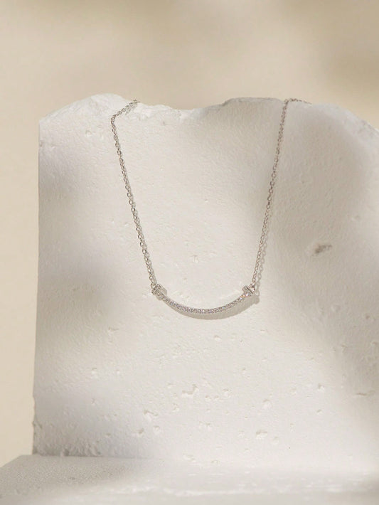 A women's S925 silver zirconia micro - inlaid high - end clavicle chain with fashionable design sense. Suitable for daily commuting and dating. - LEIDAI