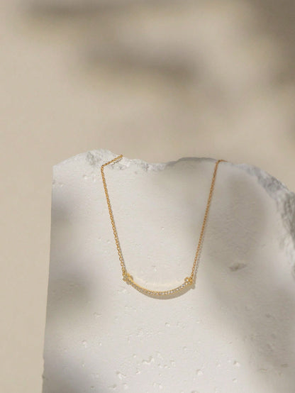 A women's S925 silver zirconia micro - inlaid high - end clavicle chain with fashionable design sense. Suitable for daily commuting and dating. - LEIDAI