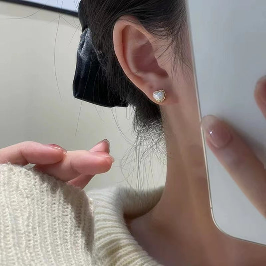 Fashion new high - end earrings for women, silver needle butterfly earrings, sweet and versatile simple earrings - LEIDAI