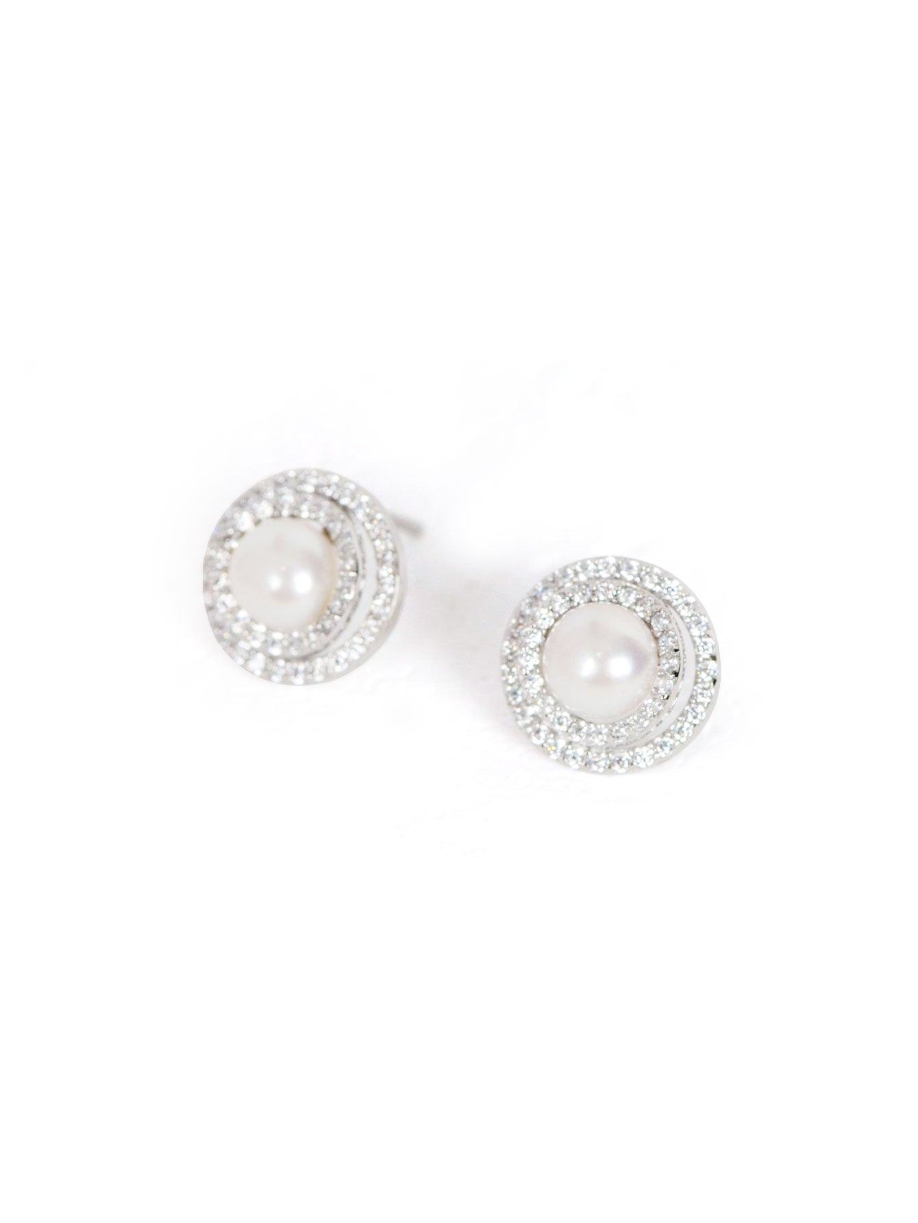 LEIDAI A pair of ladies' elegant vintage sterling silver round stud earrings are simple and stylish for commuting dates - LEIDAI